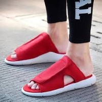 Босоножки и шлепки